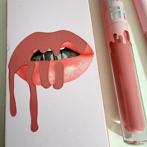 New Kylie Matte Liquid Lipstick and Lip Liner Kit – Shade  Kylie 808 - Picture 7 of 8